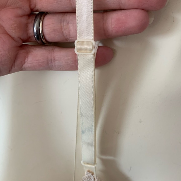 Vtg Vanity Fair lace slip - Picture 6 of 7